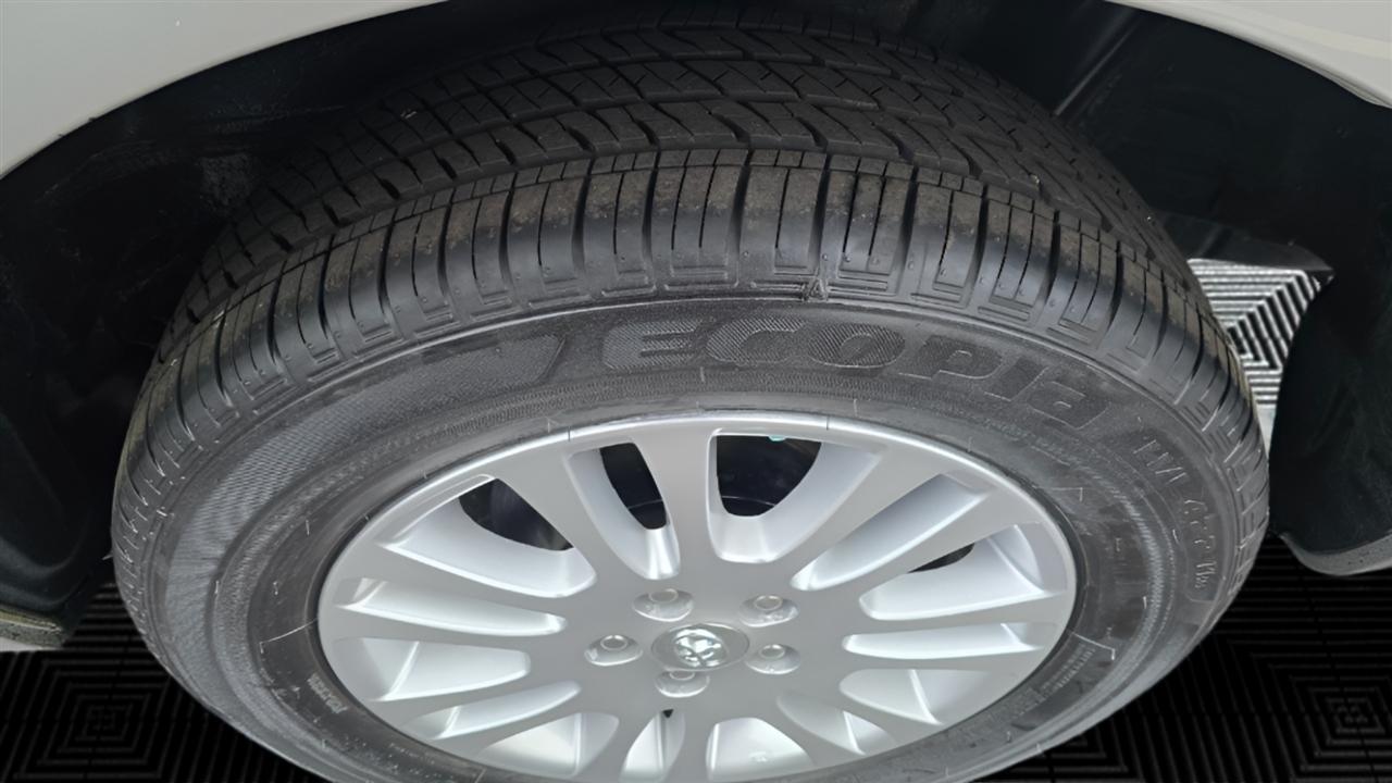 Toyota Sienna XLE FWD 2009