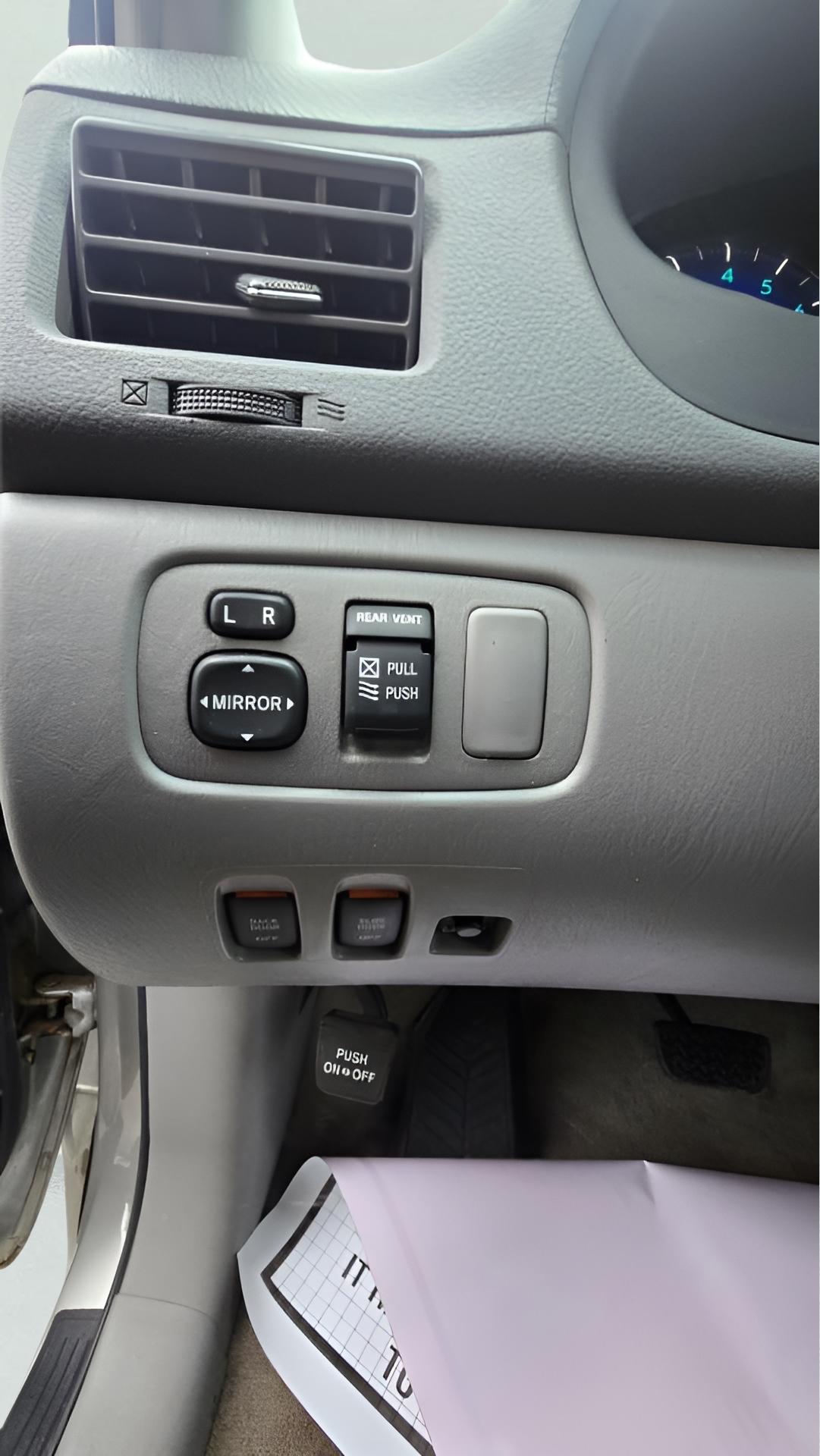 Toyota Sienna XLE FWD 2009