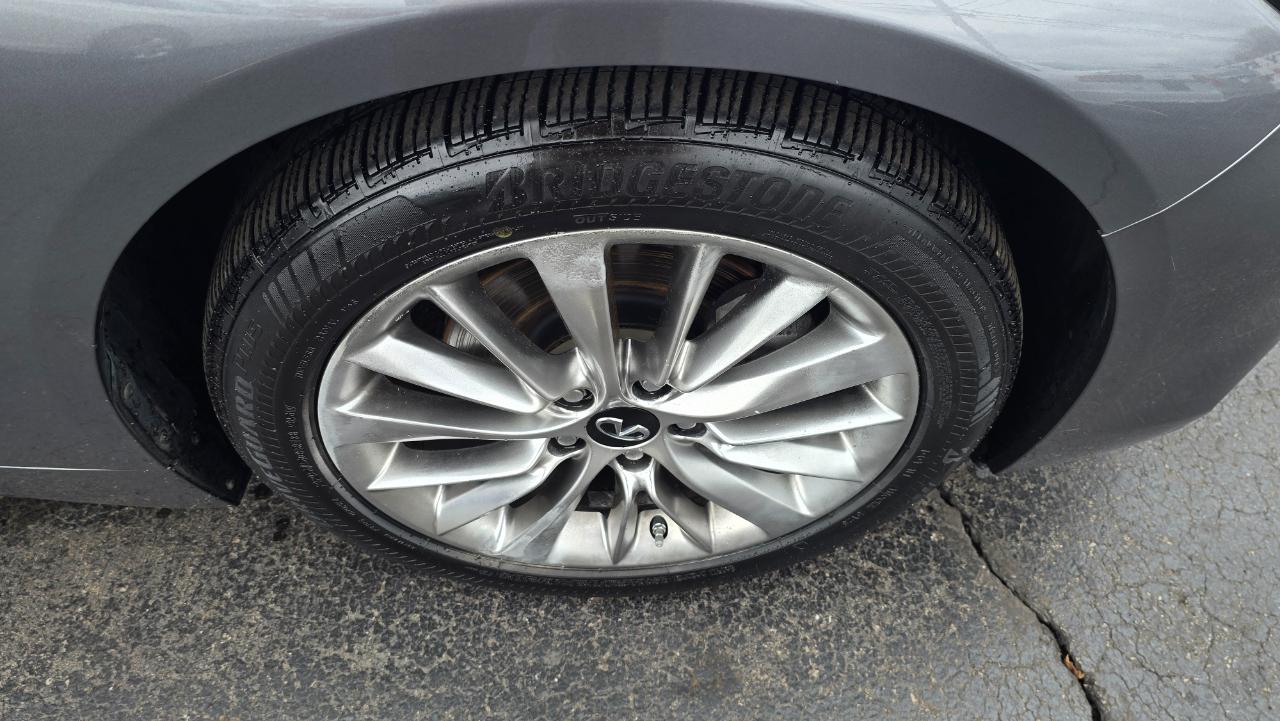 Infiniti Q50 3.0t LUXE AWD 2019