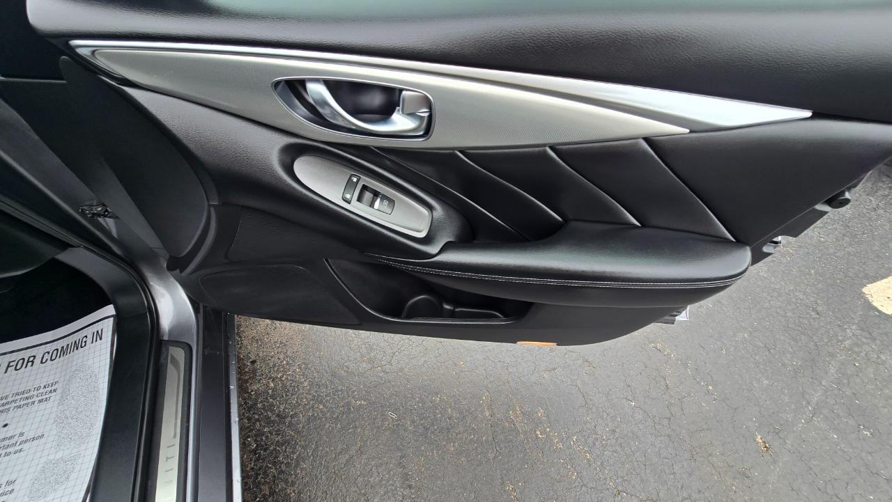 Infiniti Q50 3.0t LUXE AWD 2019