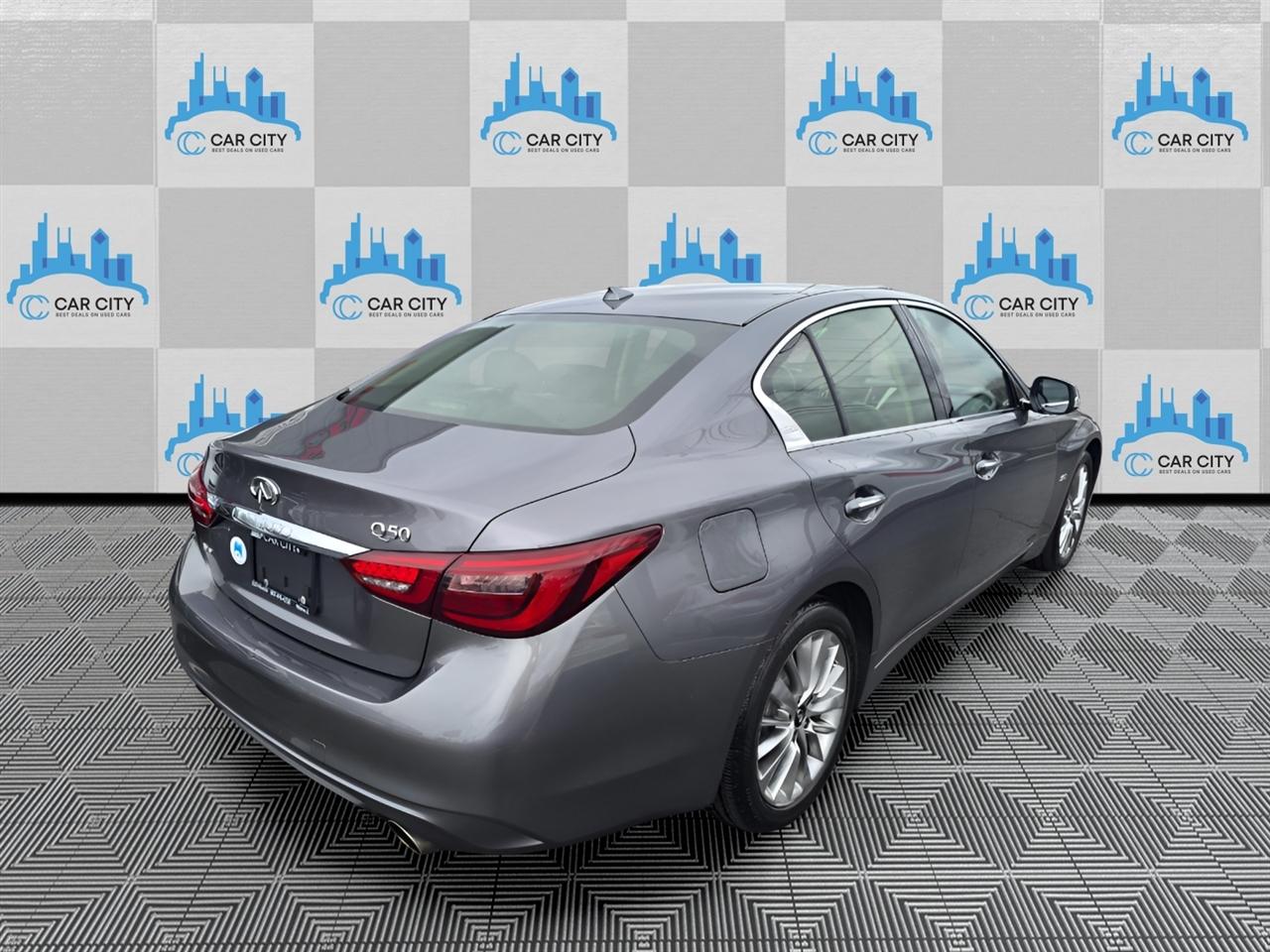 Infiniti Q50 3.0t LUXE AWD 2019