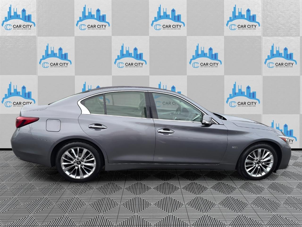 Infiniti Q50 3.0t LUXE AWD 2019