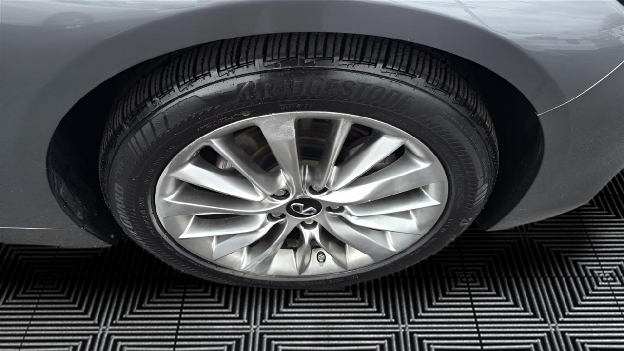 Infiniti Q50 3.0t LUXE AWD 2019