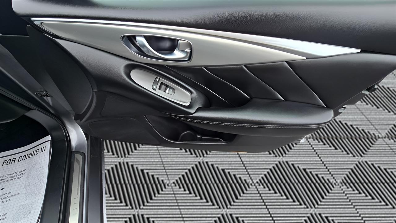 Infiniti Q50 3.0t LUXE AWD 2019