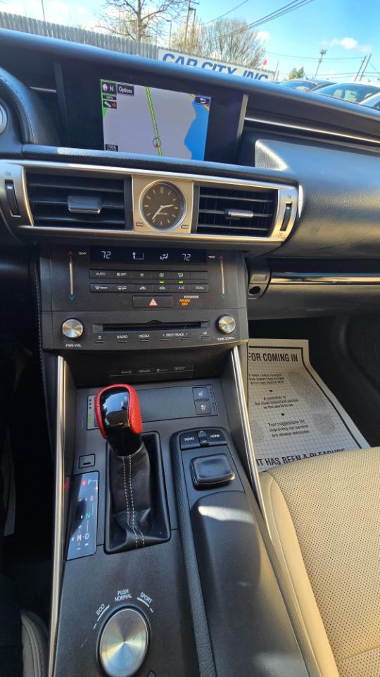 Lexus IS 300 AWD 2016