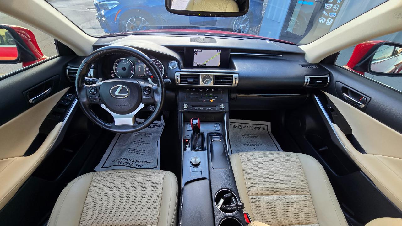 Lexus IS 300 AWD 2016