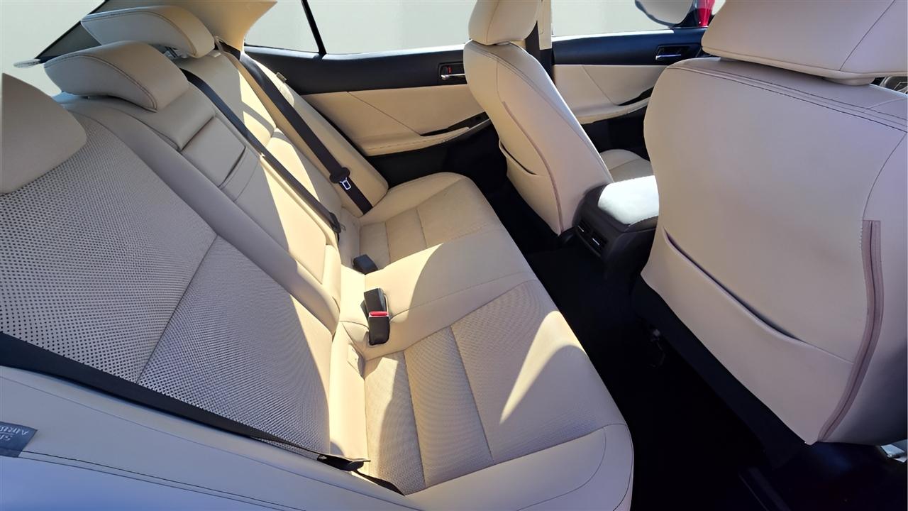 Lexus IS 300 AWD 2016