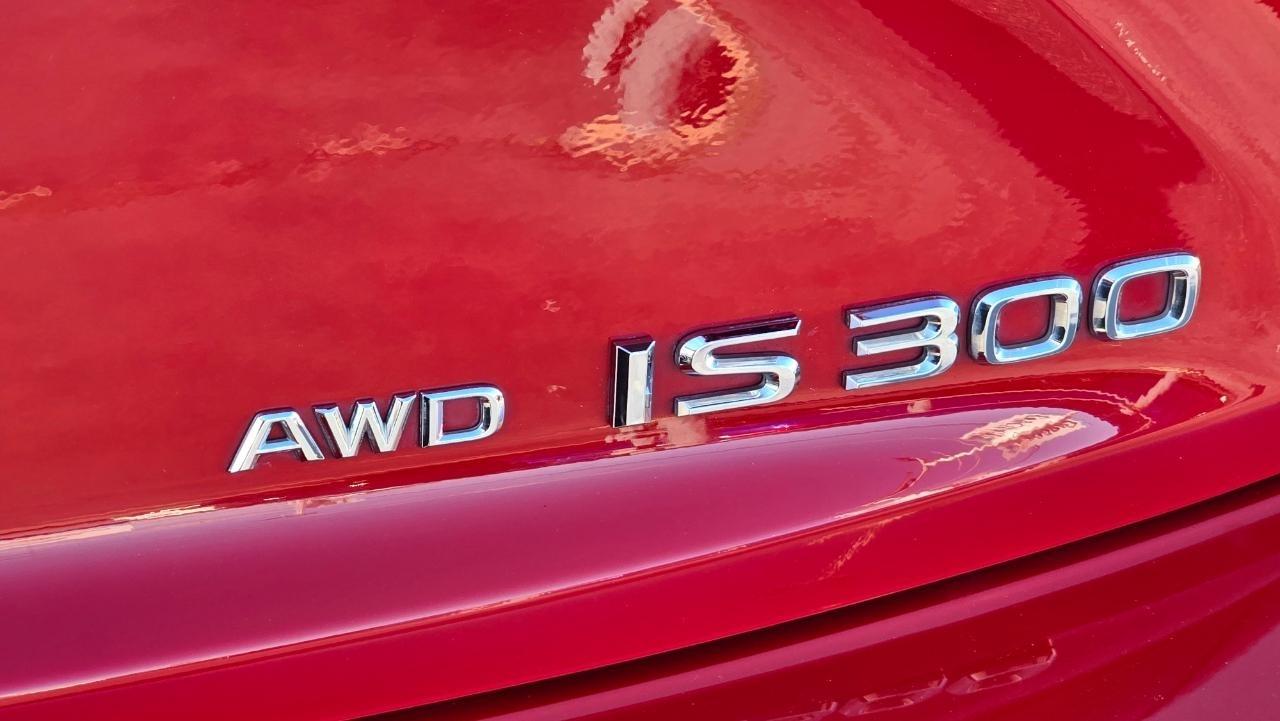 Lexus IS 300 AWD 2016