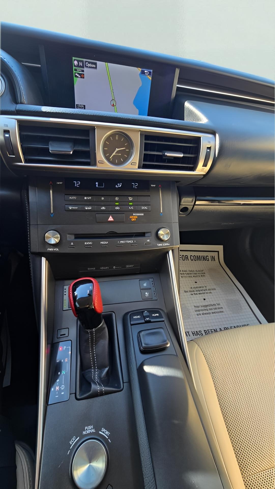 Lexus IS 300 AWD 2016