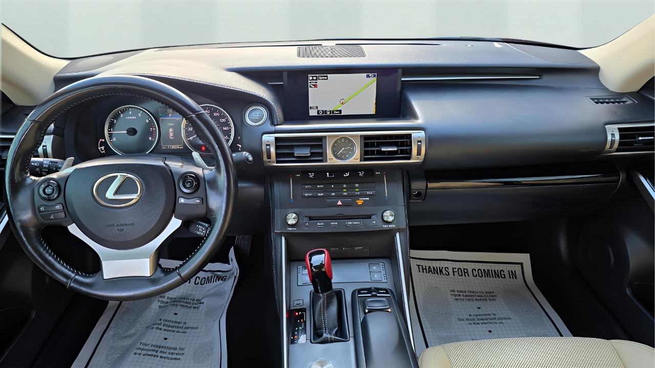 Lexus IS 300 AWD 2016
