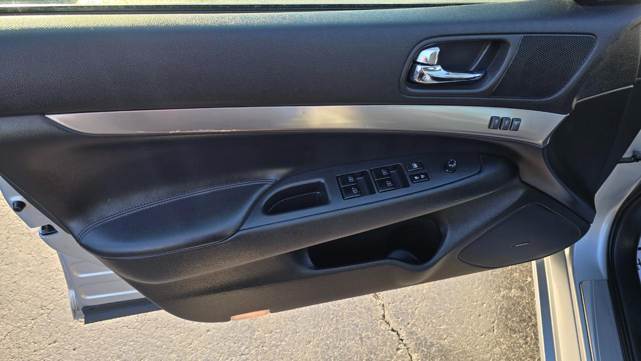 Infiniti G Sedan G37x AWD 2011