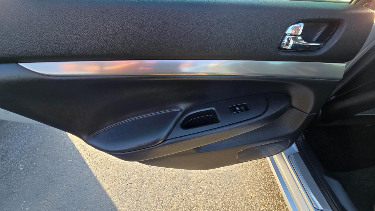 Infiniti G Sedan G37x AWD 2011