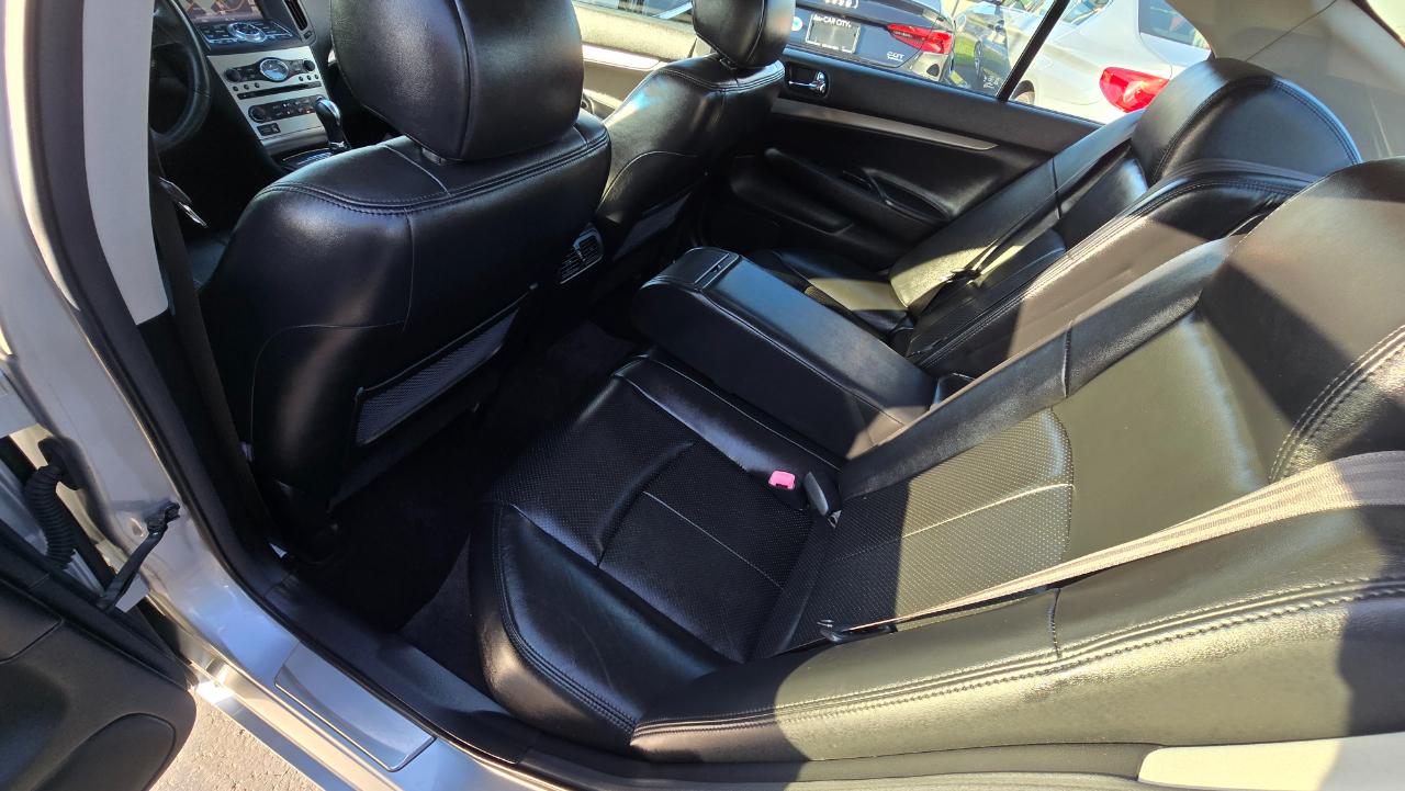 Infiniti G Sedan G37x AWD 2011
