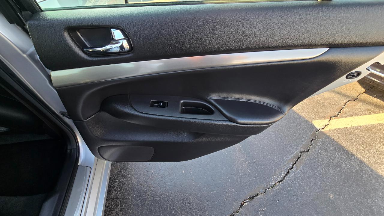 Infiniti G Sedan G37x AWD 2011