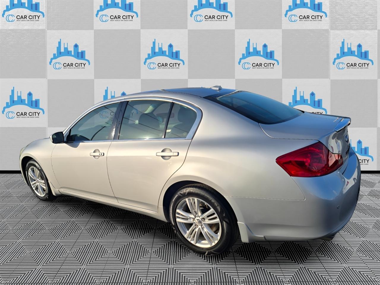 Infiniti G Sedan G37x AWD 2011