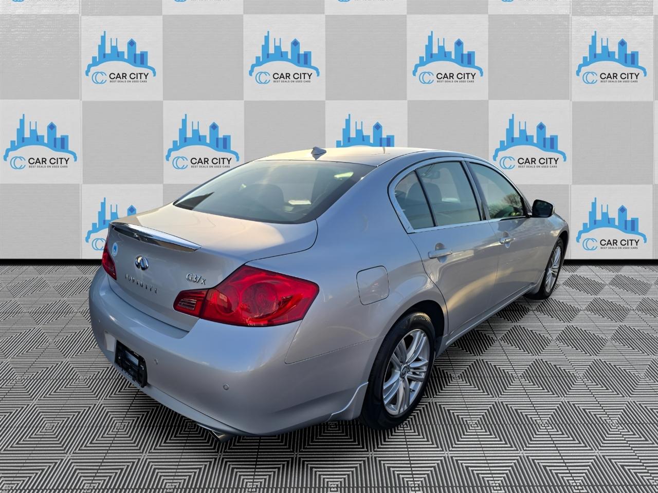 Infiniti G Sedan G37x AWD 2011