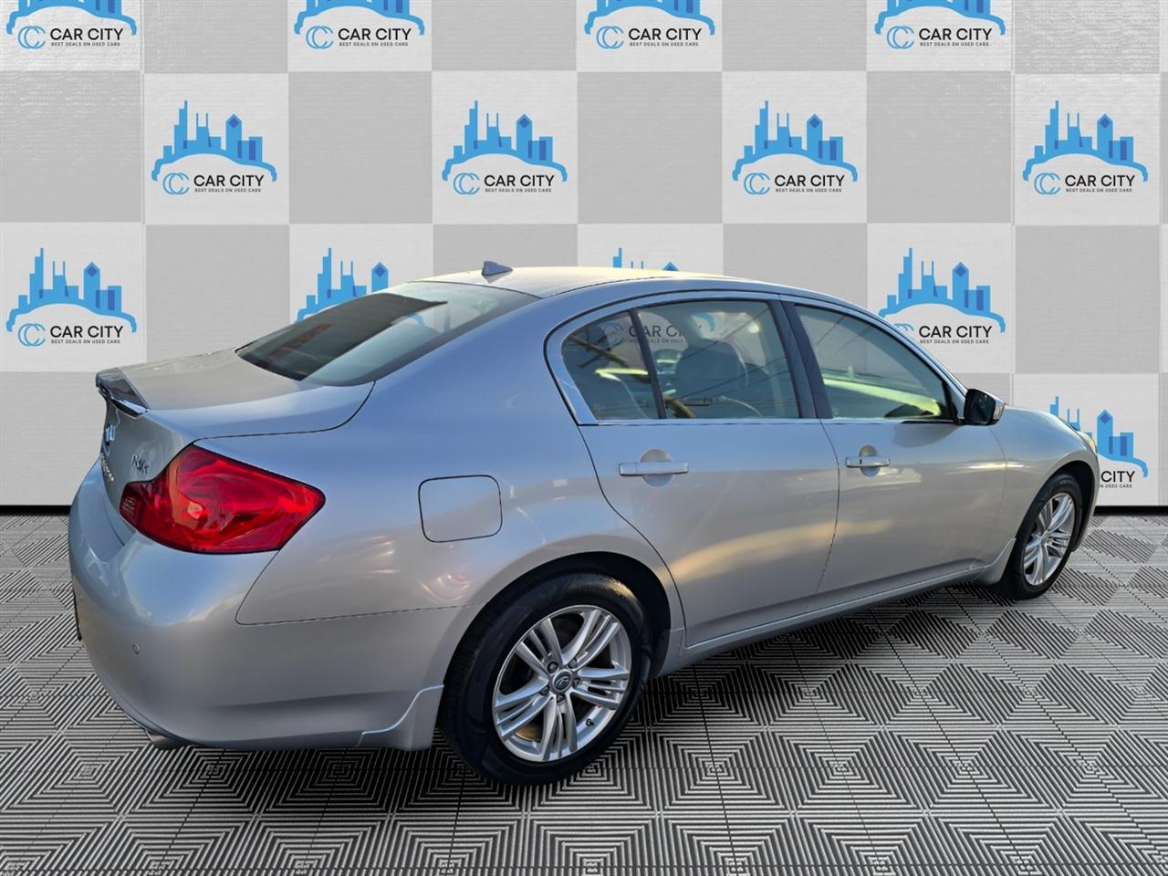 Infiniti G Sedan G37x AWD 2011