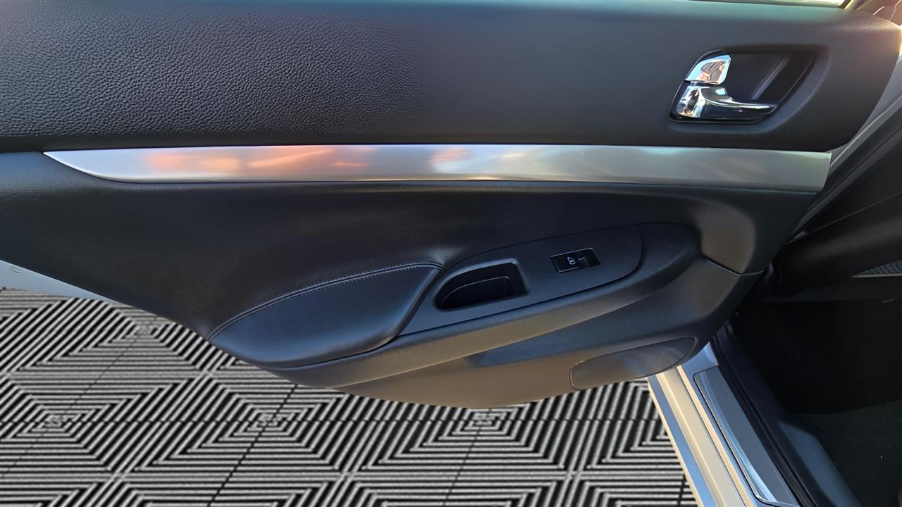 Infiniti G Sedan G37x AWD 2011