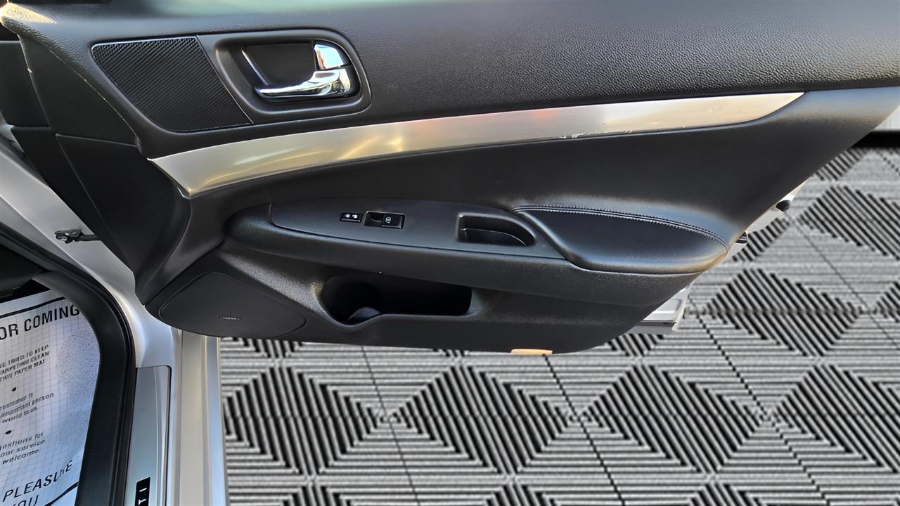 Infiniti G Sedan G37x AWD 2011