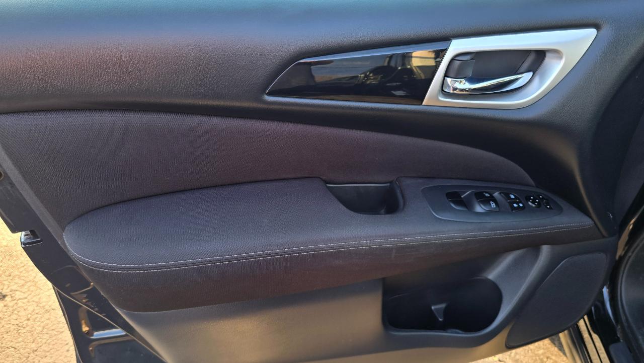 Nissan Pathfinder Platinum 4WD 2017