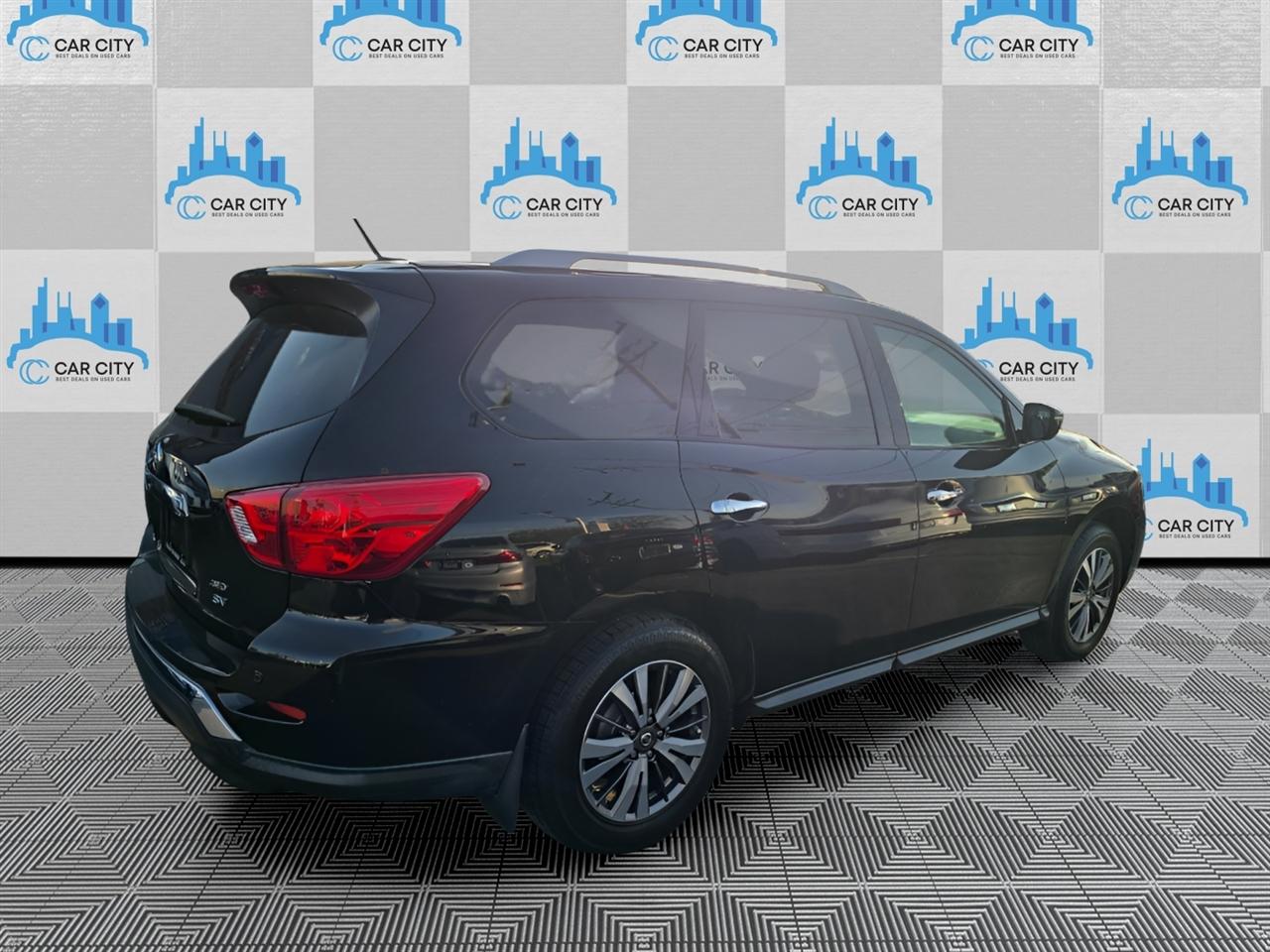 Nissan Pathfinder Platinum 4WD 2017