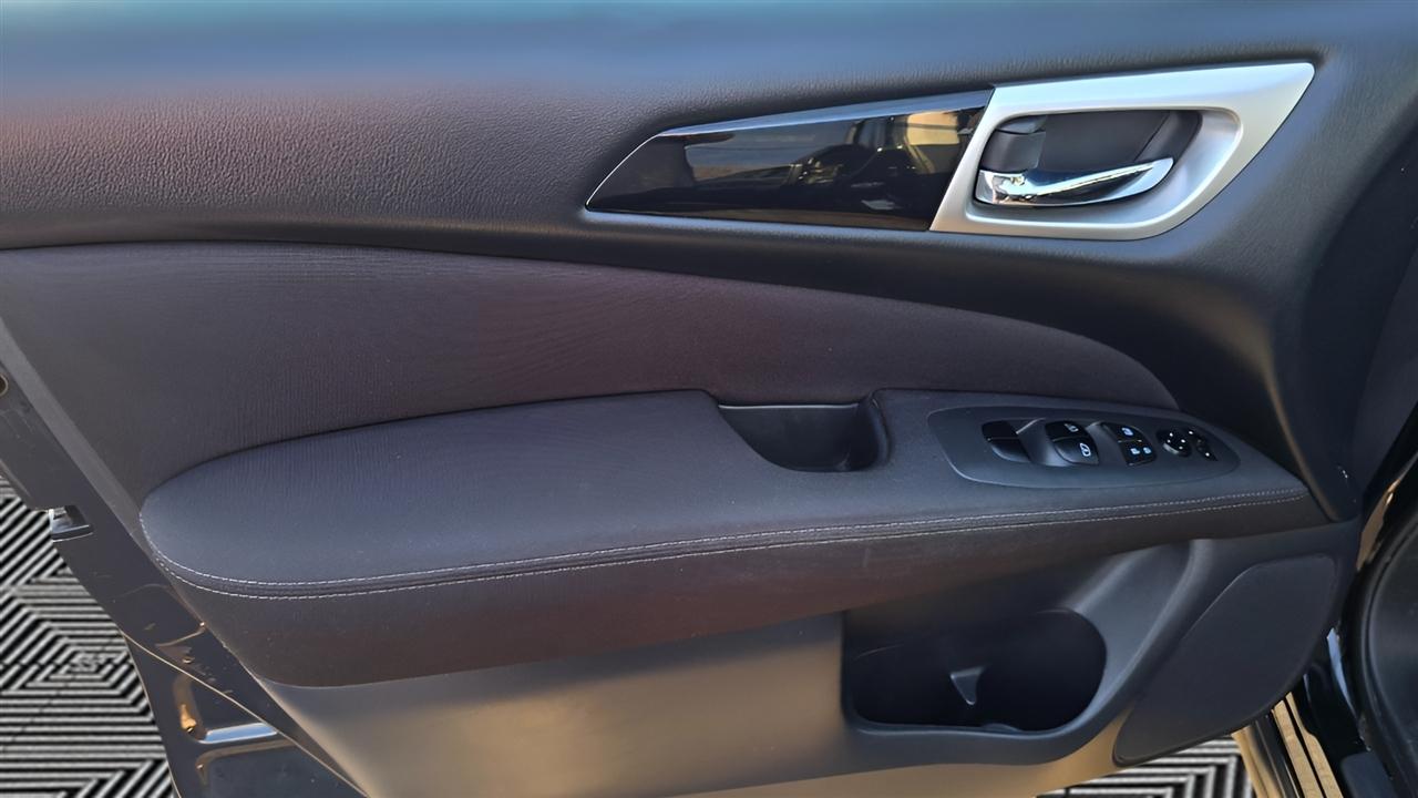 Nissan Pathfinder Platinum 4WD 2017