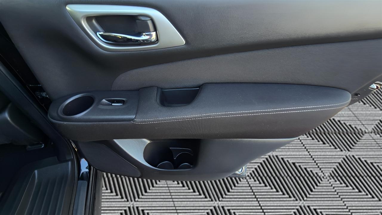 Nissan Pathfinder Platinum 4WD 2017