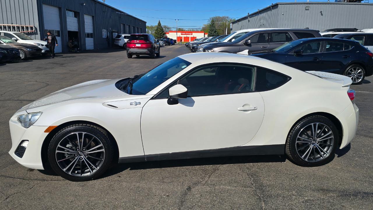Scion FR-S 6MT 2013