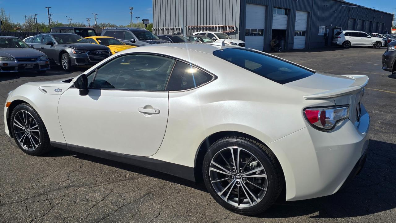 Scion FR-S 6MT 2013