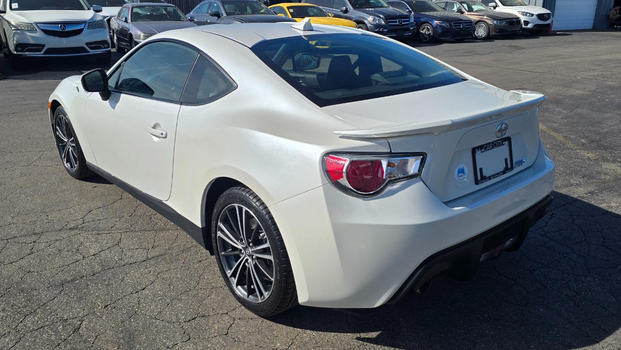 Scion FR-S 6MT 2013