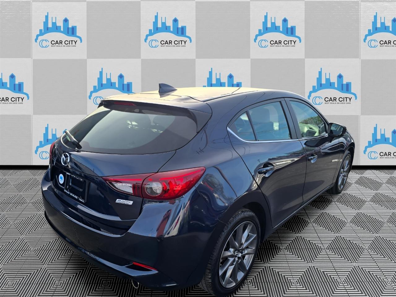 Mazda MAZDA3 s Grand Touring AT 5-Door 2018