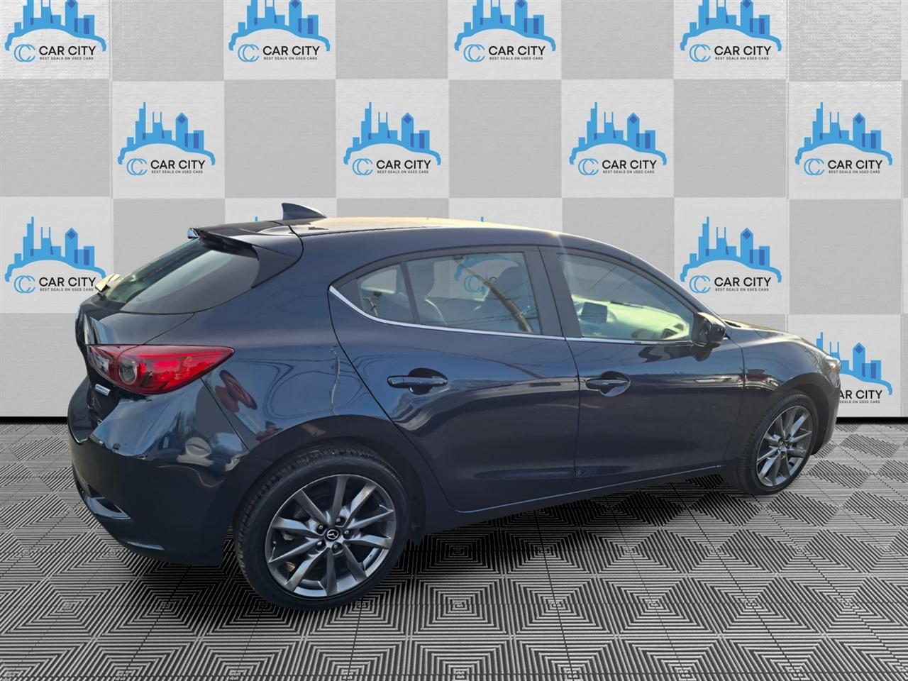 Mazda MAZDA3 s Grand Touring AT 5-Door 2018