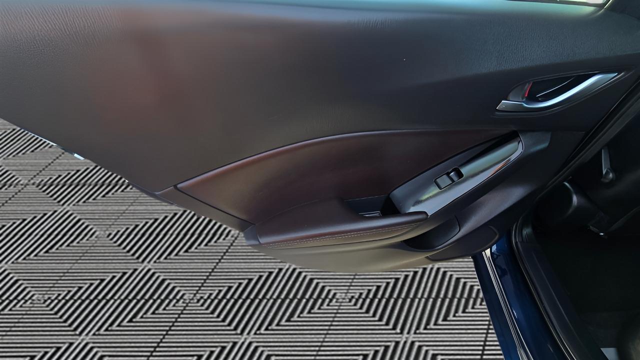 Mazda MAZDA3 s Grand Touring AT 5-Door 2018