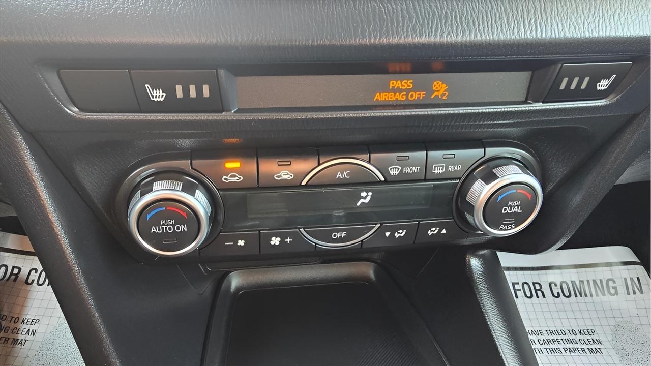 Mazda MAZDA3 s Grand Touring AT 5-Door 2018