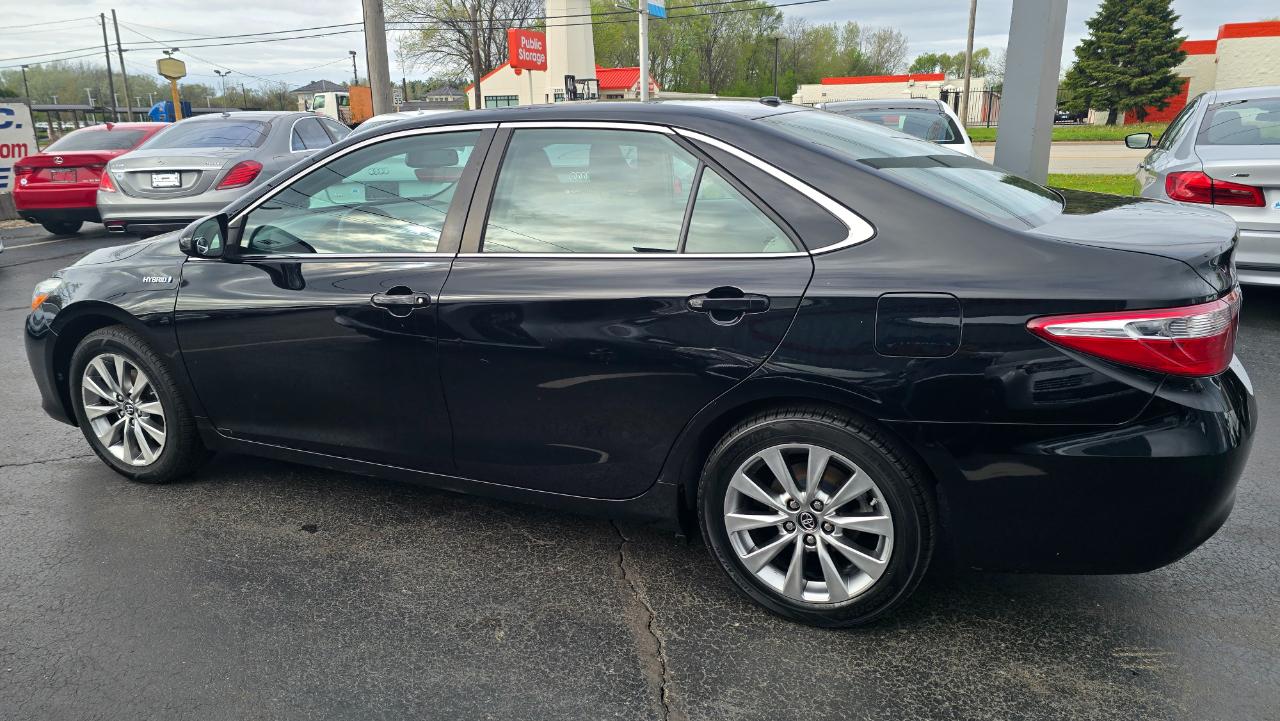 Toyota Camry Hybrid SE 2016