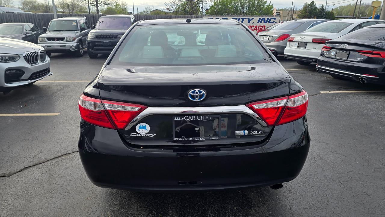 Toyota Camry Hybrid SE 2016