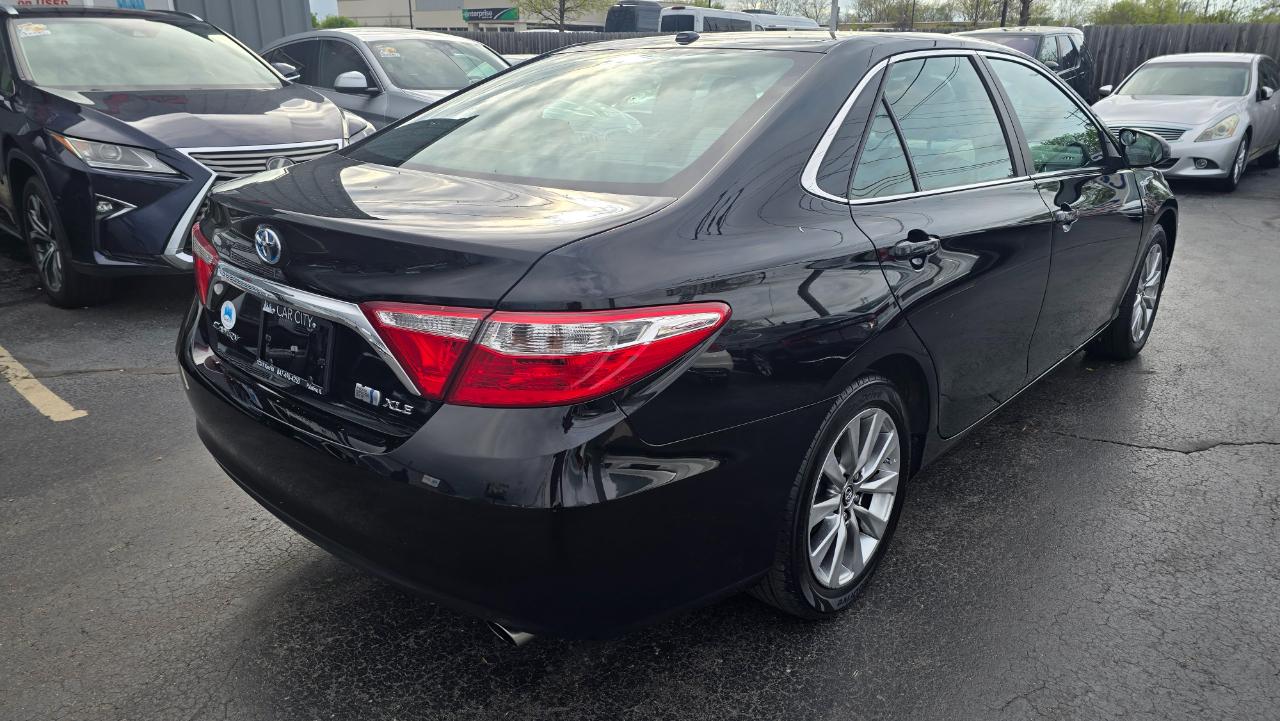 Toyota Camry Hybrid SE 2016