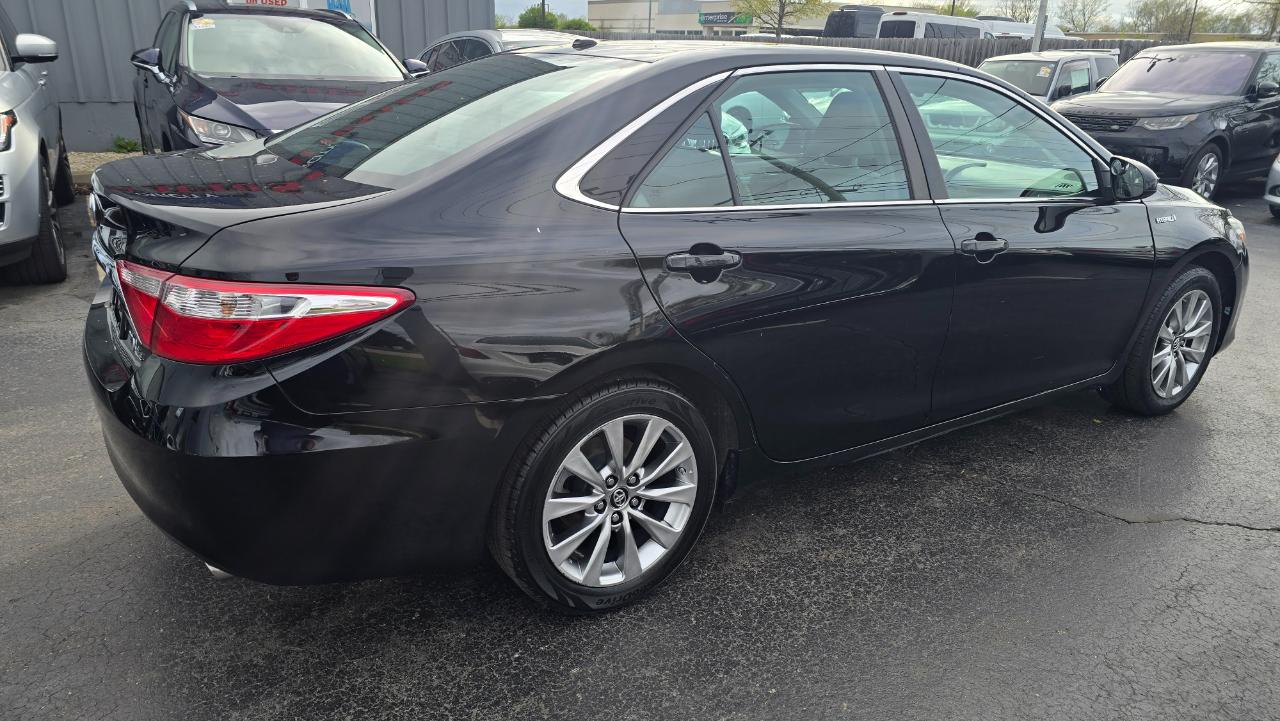 Toyota Camry Hybrid SE 2016