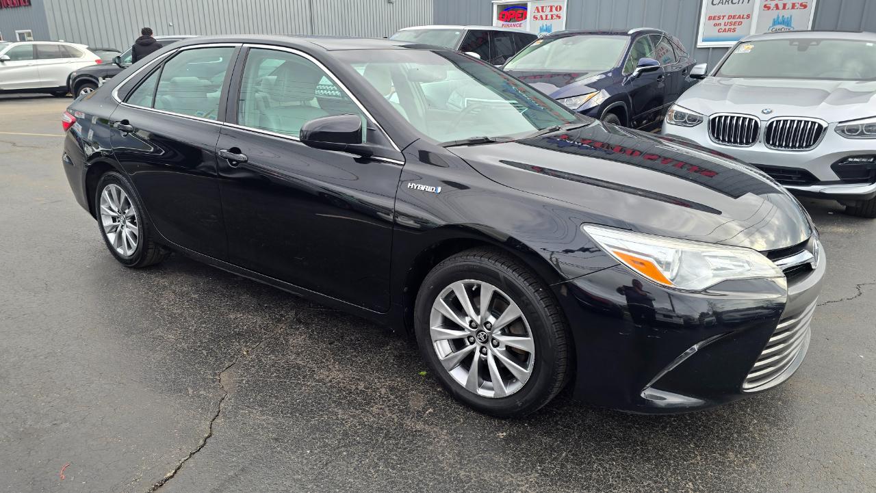 Toyota Camry Hybrid SE 2016