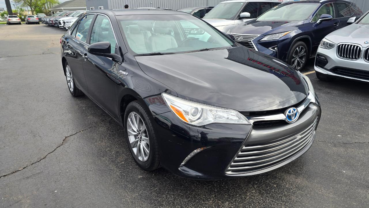Toyota Camry Hybrid SE 2016