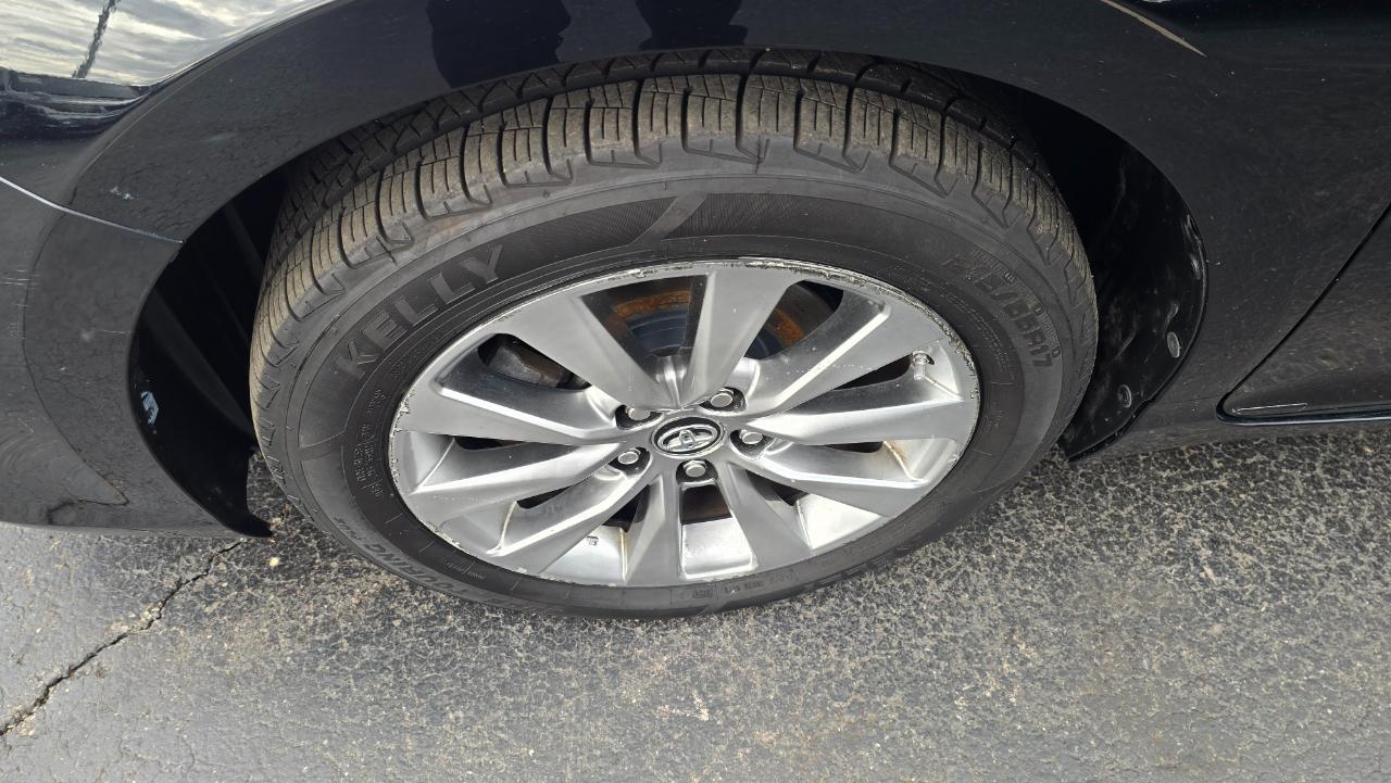 Toyota Camry Hybrid SE 2016