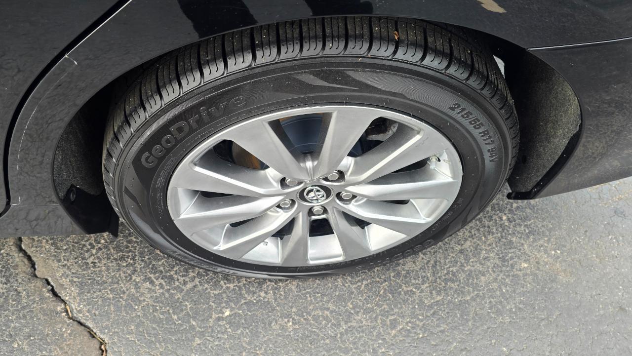 Toyota Camry Hybrid SE 2016