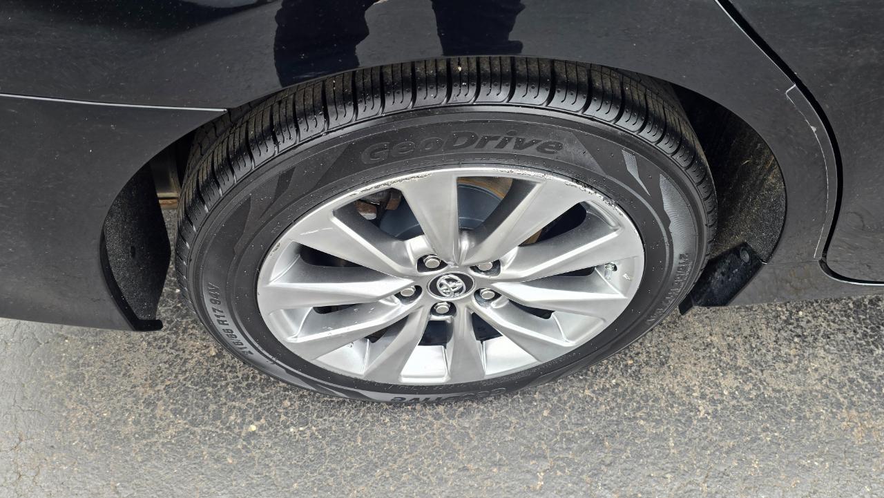 Toyota Camry Hybrid SE 2016