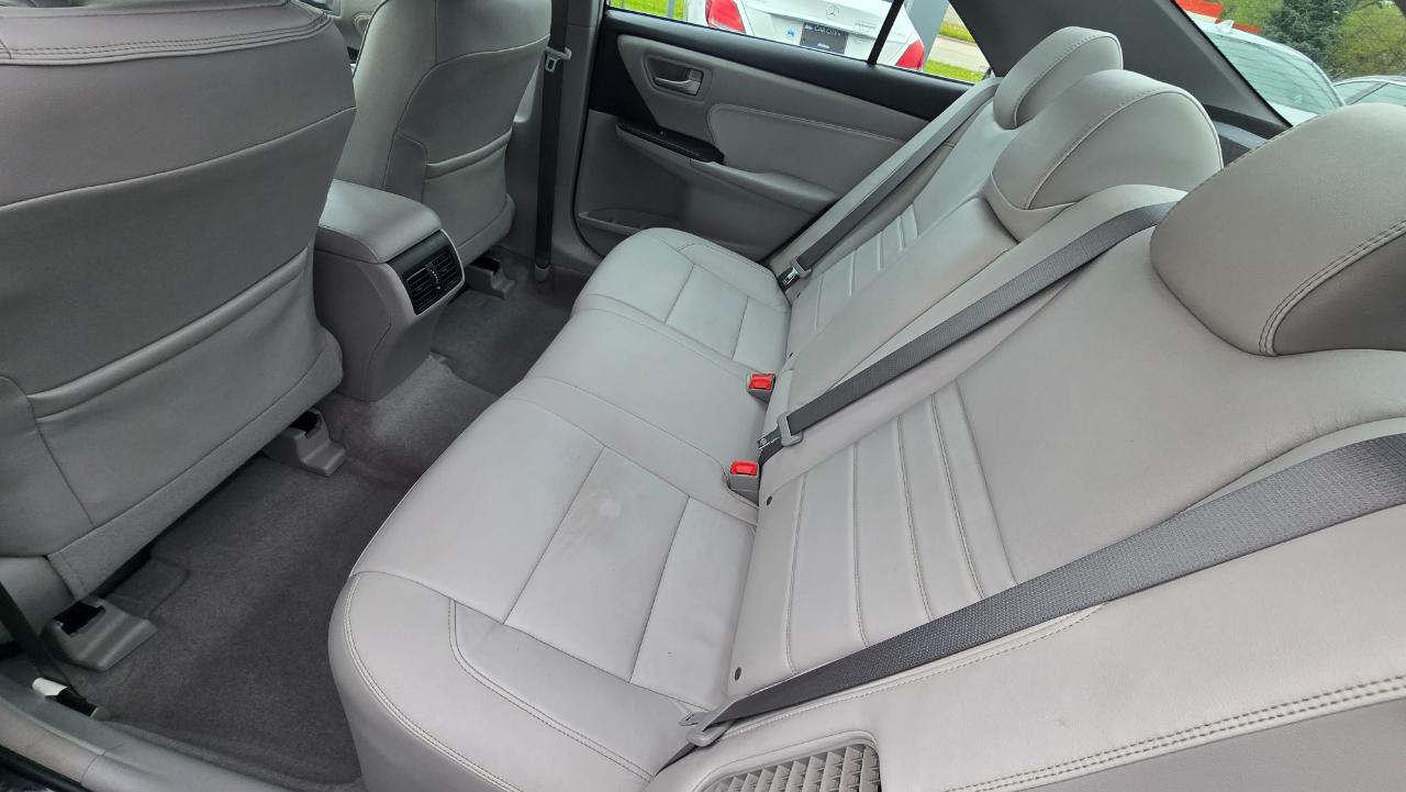 Toyota Camry Hybrid SE 2016