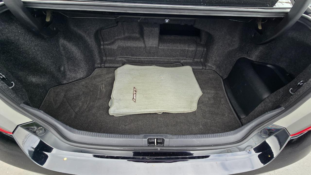 Toyota Camry Hybrid SE 2016