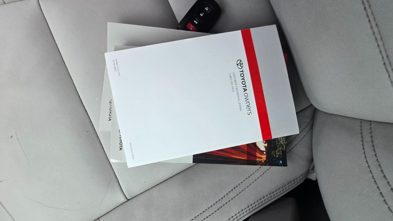 Toyota Camry Hybrid SE 2016