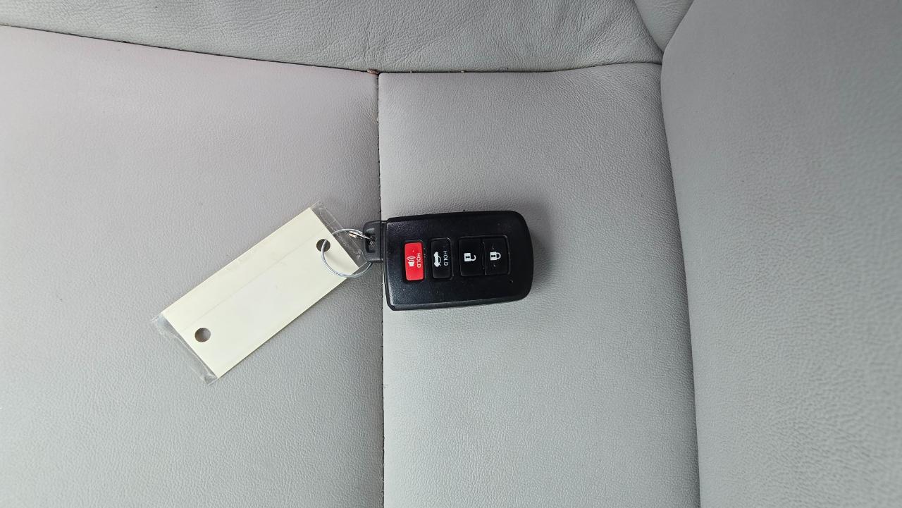 Toyota Camry Hybrid SE 2016