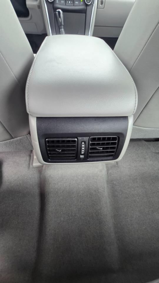 Toyota Camry Hybrid SE 2016