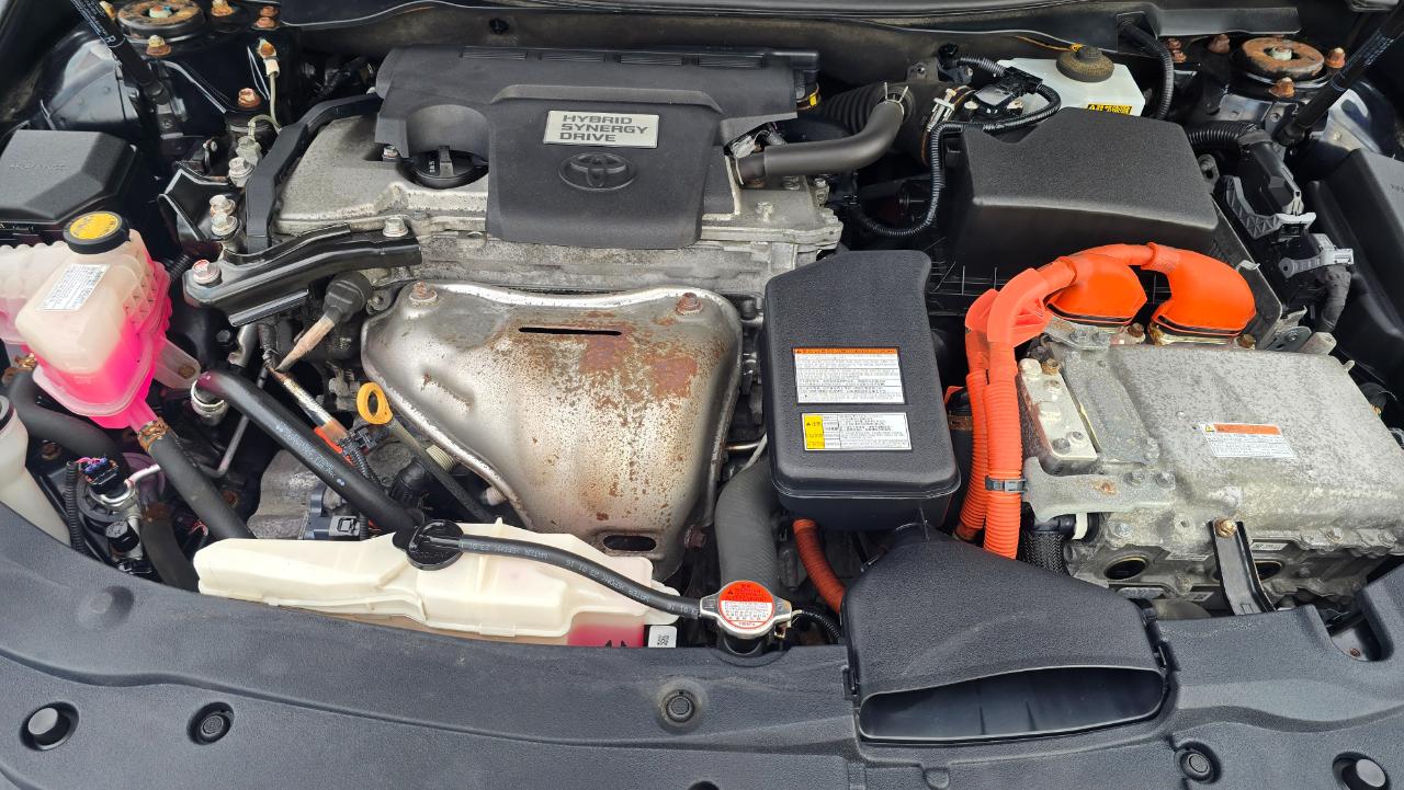 Toyota Camry Hybrid SE 2016