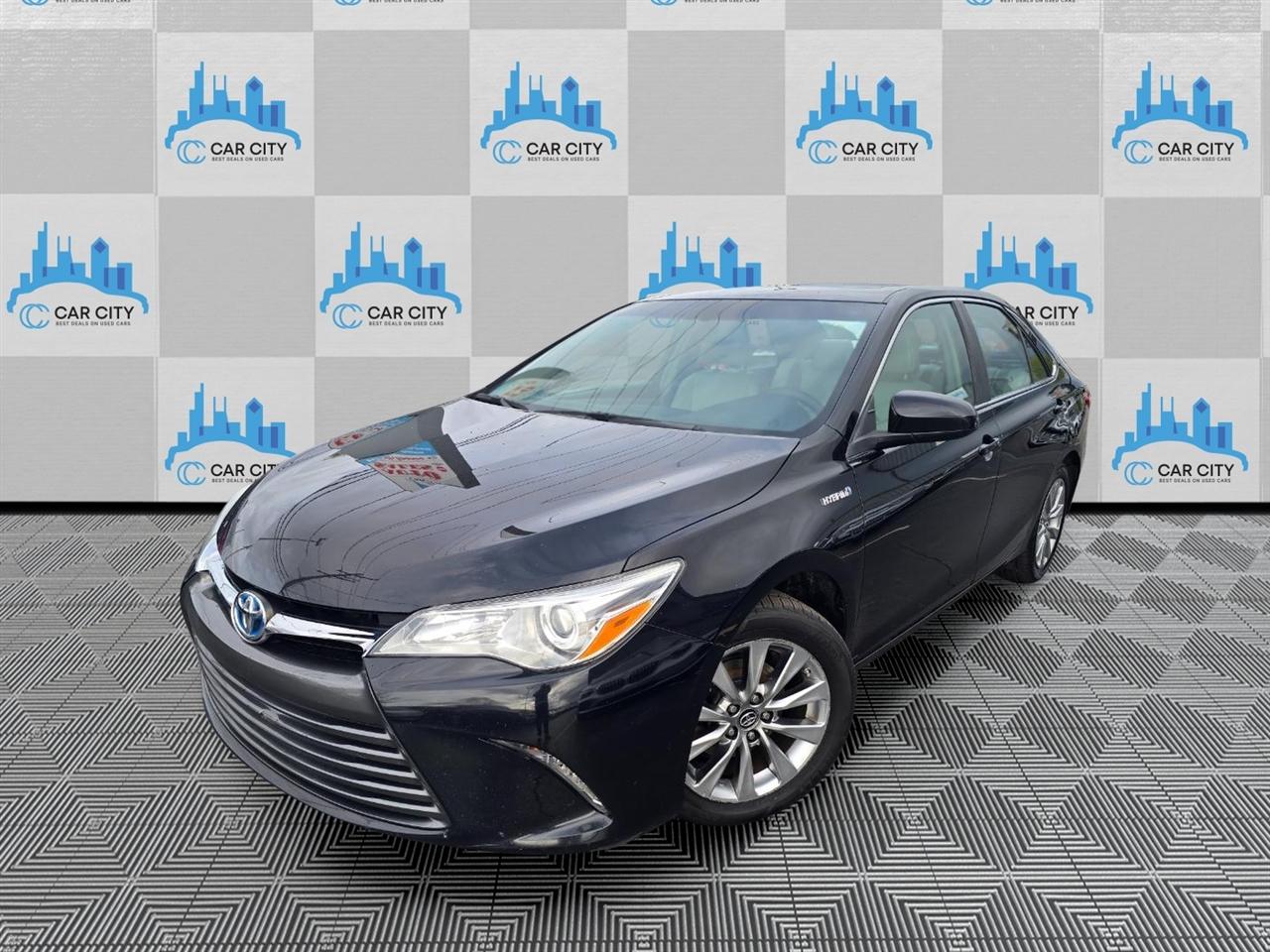 Toyota Camry Hybrid SE 2016